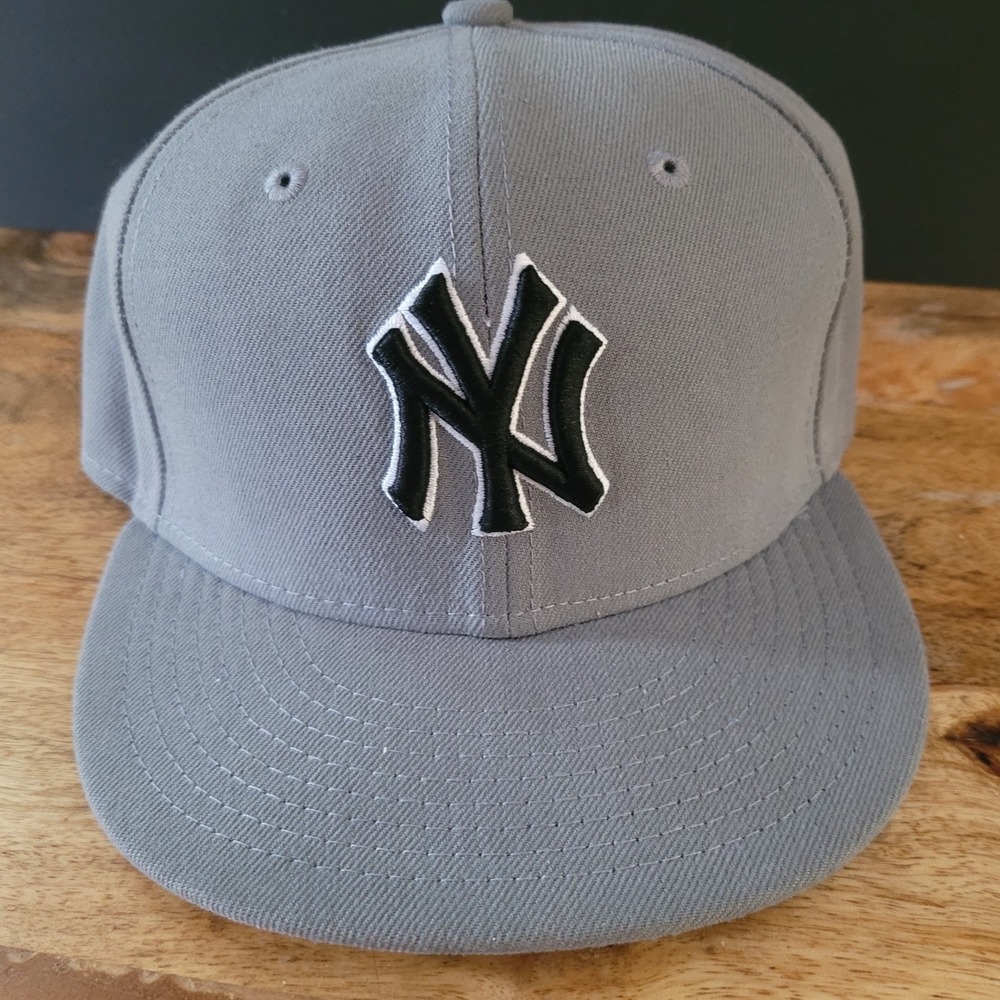 New Era 59FIFTY New York Yankees Hat Cap Baseball MLB Size Youth 6 5/8 Gray